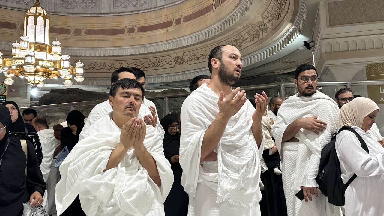 9 günlük kutsal yolculuk sona erdi! Vefa Umresi’nin ikinci kafilesi Konya’ya geldi 7